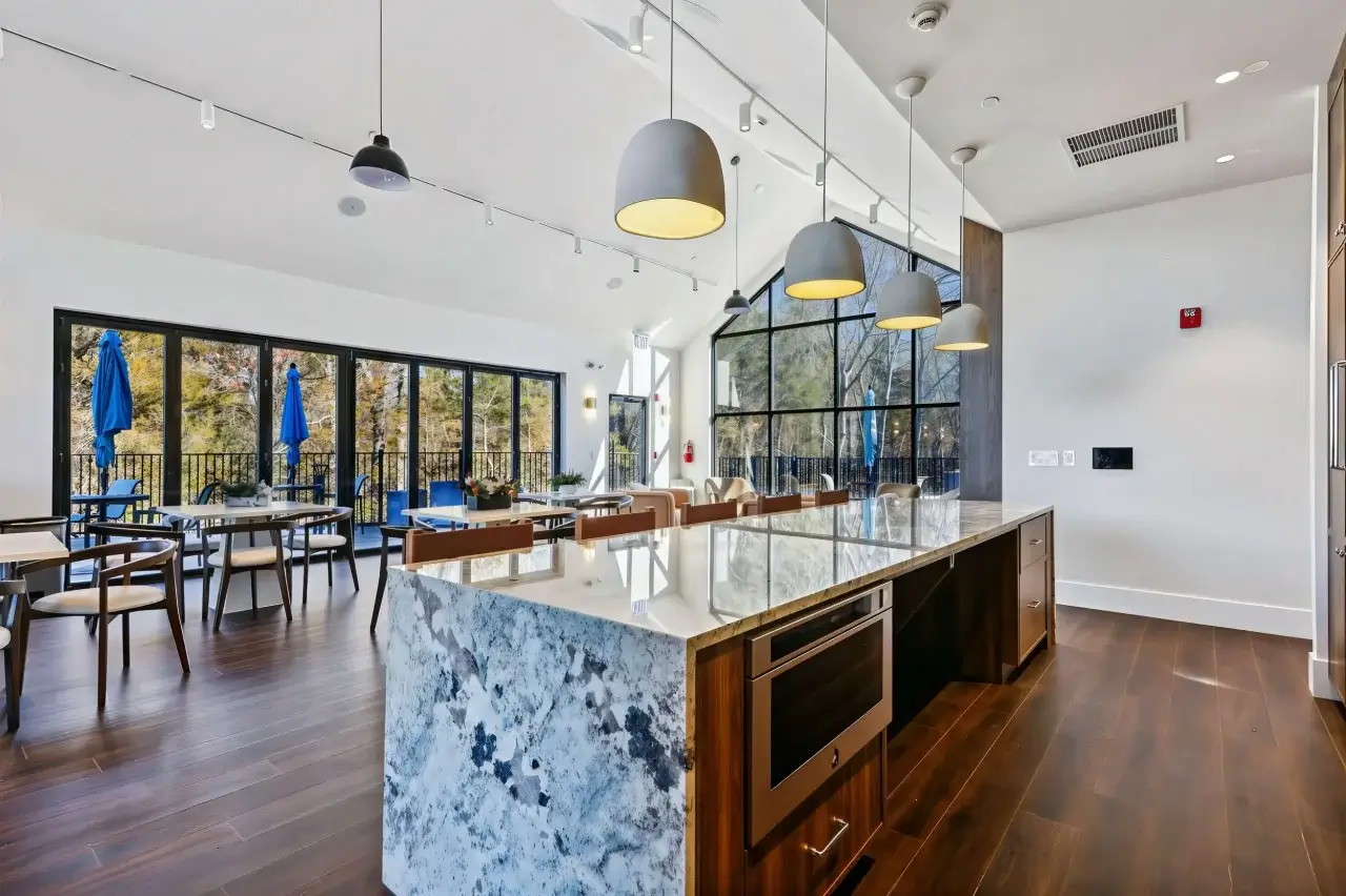 11 LE upscale strong tone enhance 30 color enhance 30