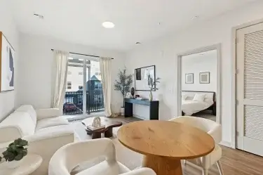 1 LE upscale strong tone enhance 30 color enhance 30