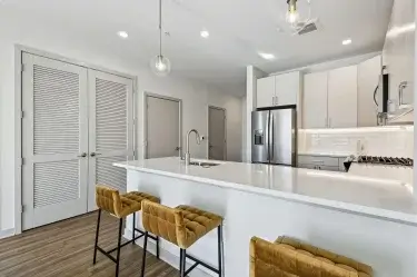 27 LE upscale strong tone enhance 30 color enhance 30