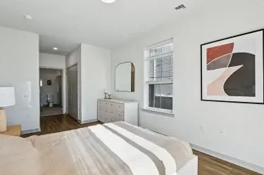 33 LE upscale strong tone enhance 30 color enhance 30