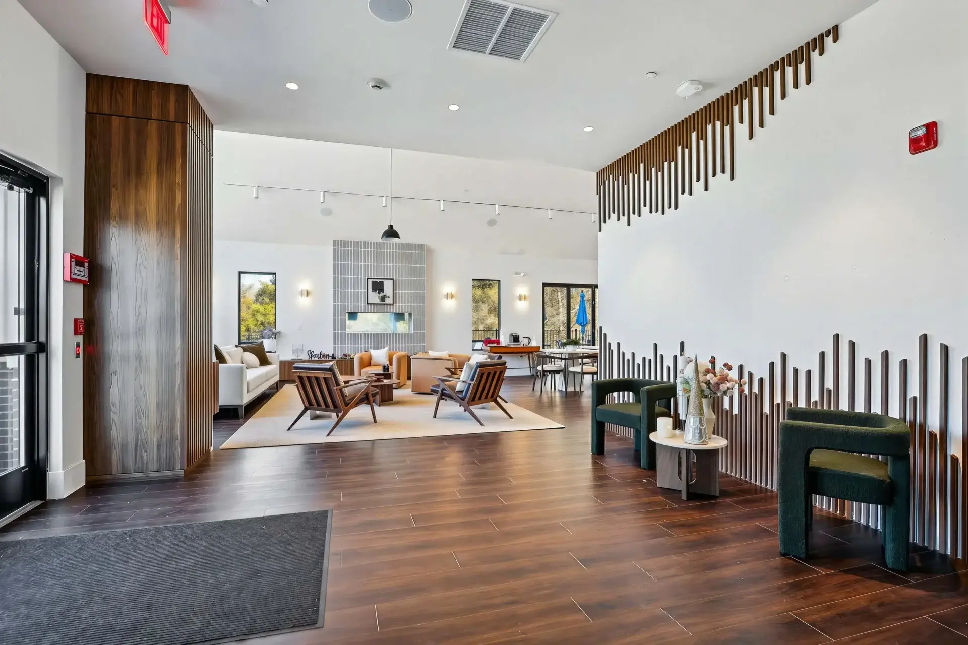 7 LE upscale strong tone enhance 30 color enhance 30