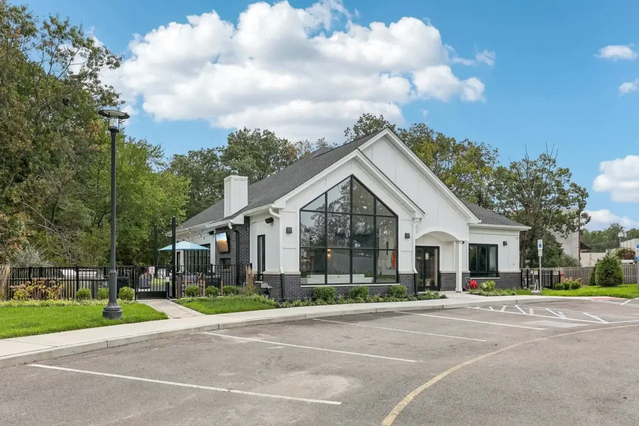 141 web or mls us 9 0110 903