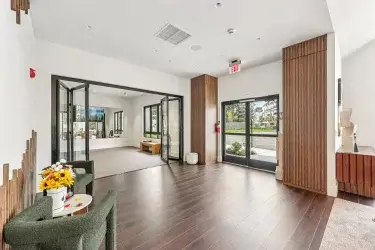 144 web or mls us 9 0110 906