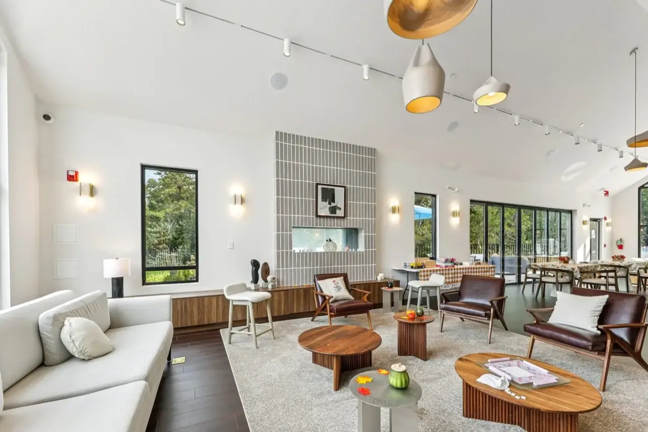 149 web or mls us 9 0110 911