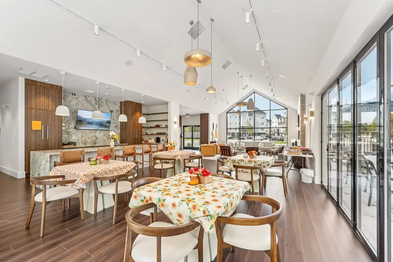 153 web or mls us 9 0110 915