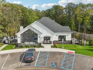 175 web or mls us 9 0110 937