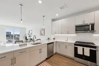 97 web or mls us 9 s0110 024